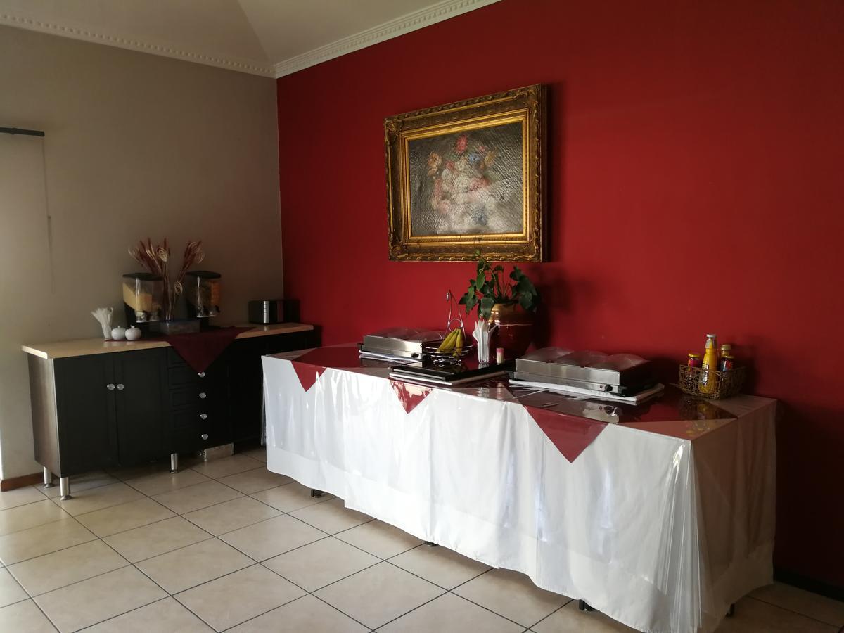 47 On Preston Guesthouse Johannesburg Exteriör bild