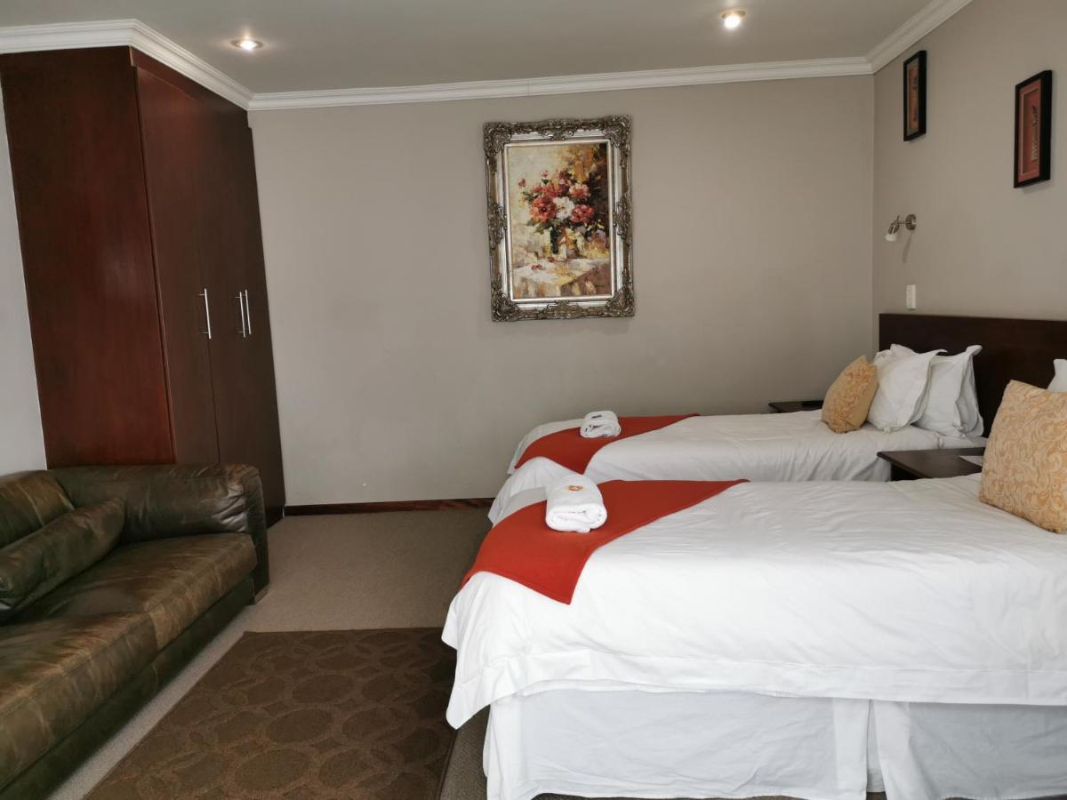 47 On Preston Guesthouse Johannesburg Exteriör bild